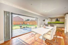 5 bedroom Detached f...